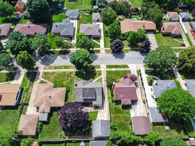 136 Westmont Drive NW, Grand Rapids, MI 49504