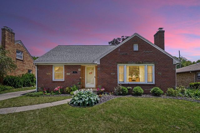 136 Westmont Drive NW, Grand Rapids, MI 49504