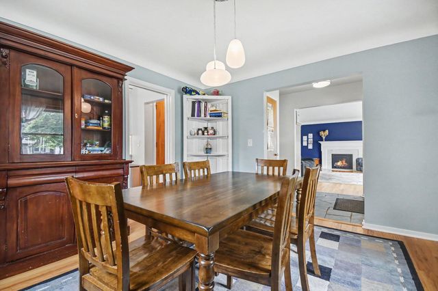 136 Westmont Drive NW, Grand Rapids, MI 49504