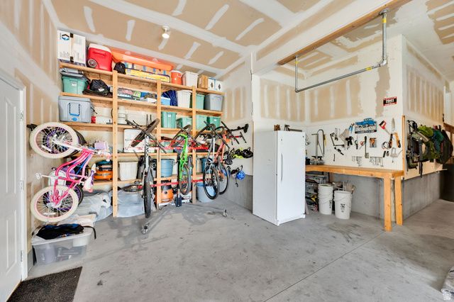 45 N MOUNTAIN VISTAS RD, Kaysville, UT 84037