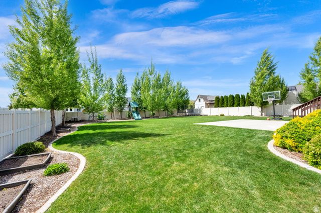 45 N MOUNTAIN VISTAS RD, Kaysville, UT 84037