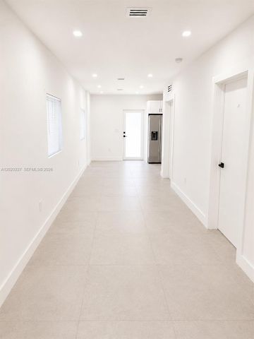 1733 NW 16th St 3, Miami, FL 33125