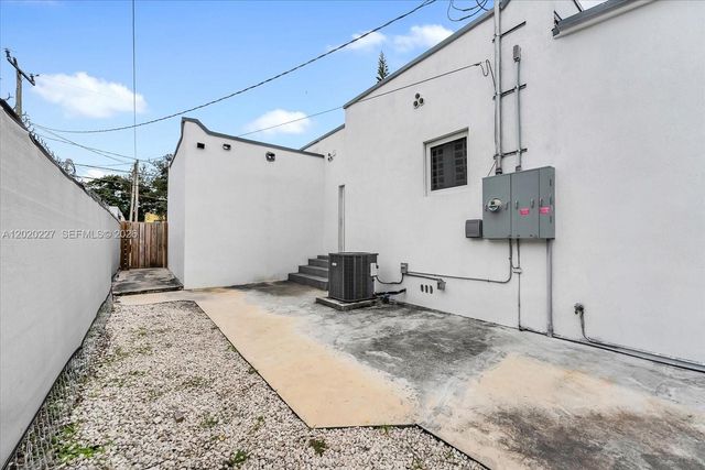 1733 NW 16th St 3, Miami, FL 33125