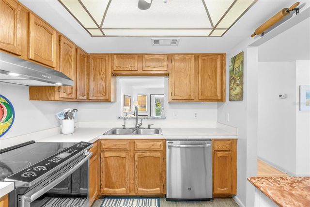 100 GRAND BOULEVARD 106, Tarpon Springs, FL 34689