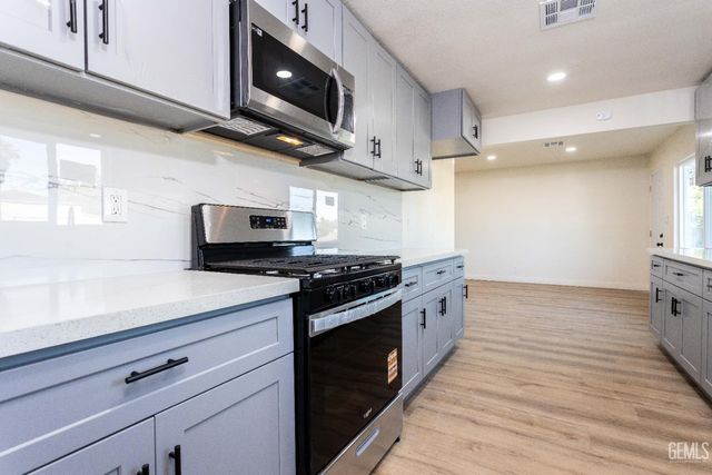 1331 Isabell Road, Bakersfield, CA 93306