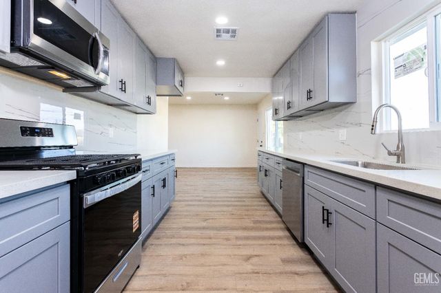 1331 Isabell Road, Bakersfield, CA 93306