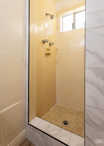 1331 Isabell Road, Bakersfield, CA 93306