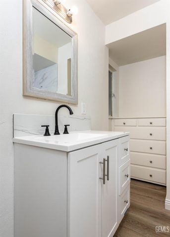 1331 Isabell Road, Bakersfield, CA 93306