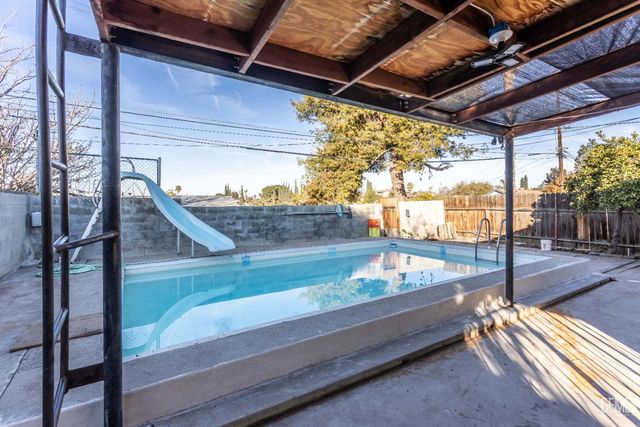 1331 Isabell Road, Bakersfield, CA 93306