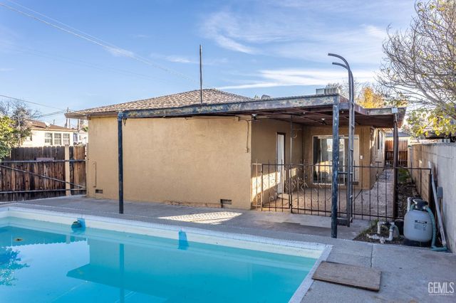 1331 Isabell Road, Bakersfield, CA 93306