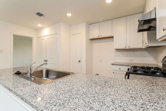 6634 Willow, Converse, TX 78109