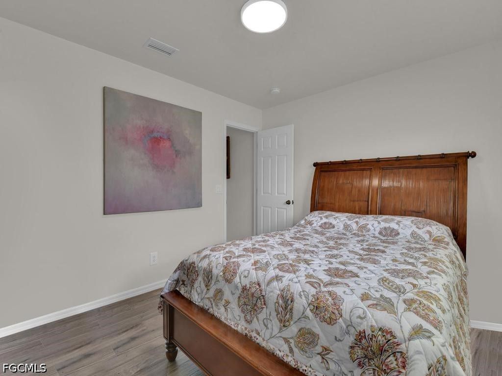 Image 16 of property listing at 206 SE 28th TER, Cape Coral, FL 33904