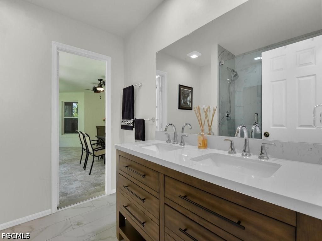 Image 17 of property listing at 206 SE 28th TER, Cape Coral, FL 33904