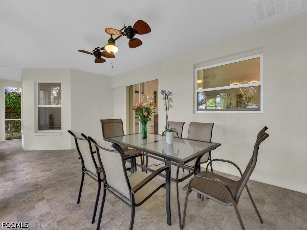 Image 21 of property listing at 206 SE 28th TER, Cape Coral, FL 33904