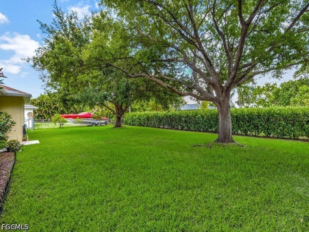 Image 24 of property listing at 206 SE 28th TER, Cape Coral, FL 33904