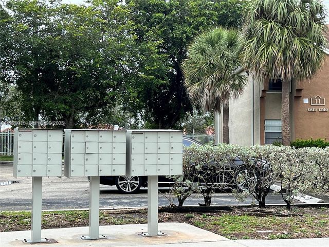 665 SW 113th Way 665, Pembroke Pines, FL 33025