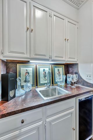 619 Woodleigh Dr, Nashville, TN 37215