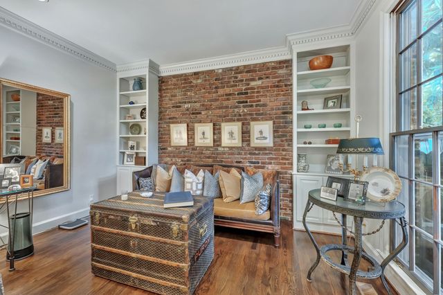 619 Woodleigh Dr, Nashville, TN 37215
