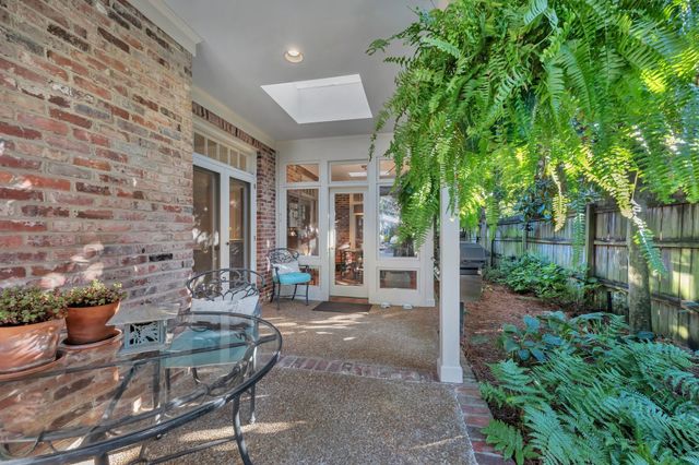 619 Woodleigh Dr, Nashville, TN 37215