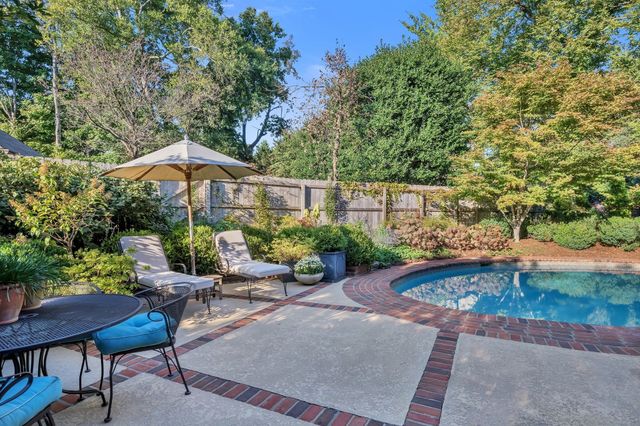 619 Woodleigh Dr, Nashville, TN 37215