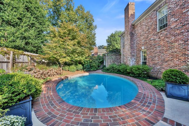 619 Woodleigh Dr, Nashville, TN 37215