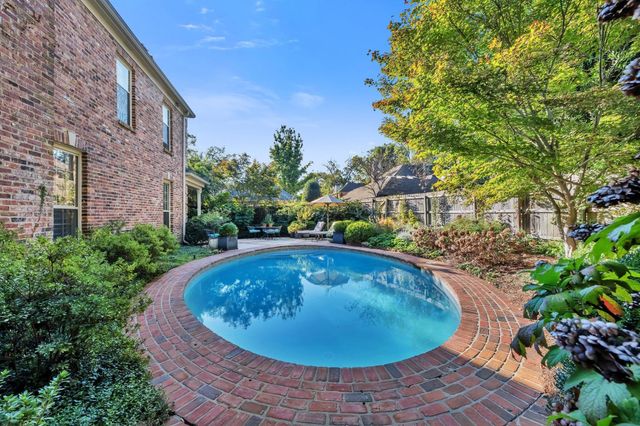 619 Woodleigh Dr, Nashville, TN 37215