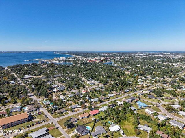 215 N MacArthur Avenue, Panama City, FL 32401