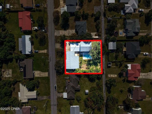 215 N MacArthur Avenue, Panama City, FL 32401