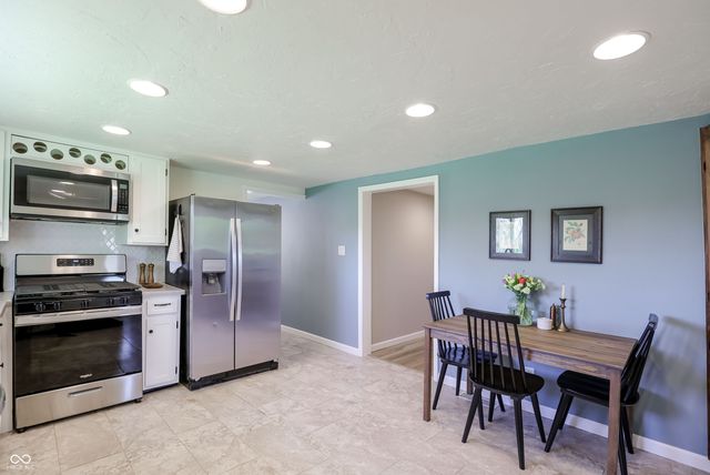 5421 S 100 E, Anderson, IN 46013