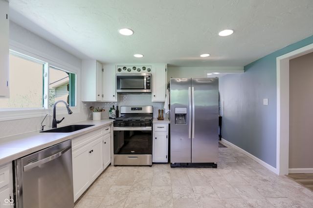 5421 S 100 E, Anderson, IN 46013