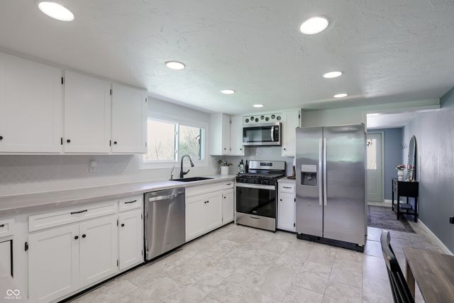 5421 S 100 E, Anderson, IN 46013