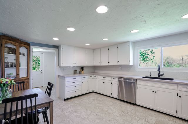 5421 S 100 E, Anderson, IN 46013