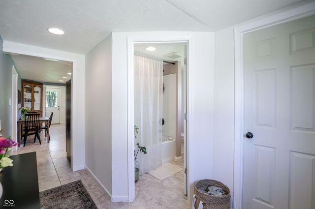 5421 S 100 E, Anderson, IN 46013