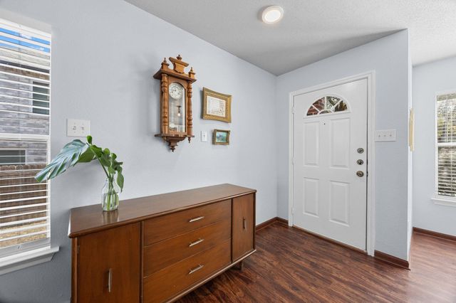 2902 Hill View CV, Round Rock, TX 78664