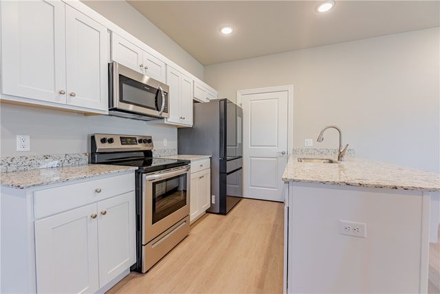 1406 SW Casuarina Drive 1, Bentonville, AR 72712