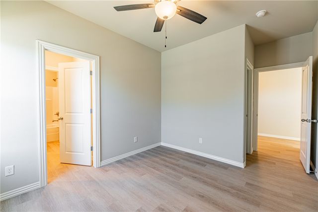 1406 SW Casuarina Drive 1, Bentonville, AR 72712