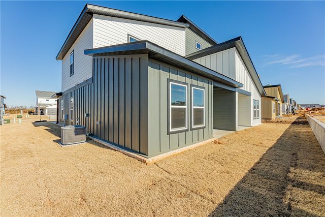 1406 SW Casuarina Drive 1, Bentonville, AR 72712