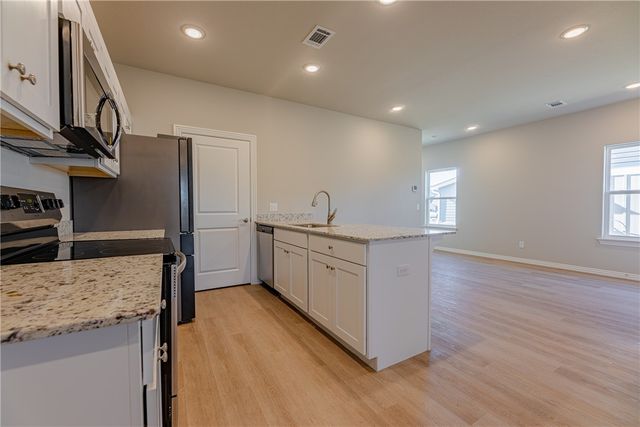 1406 SW Casuarina Drive 1, Bentonville, AR 72712