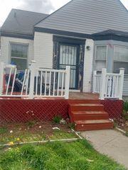 8883 Sussex Street, Detroit, MI 48228