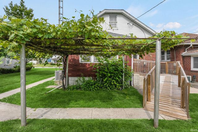 2212 Franklin Street, South Bend, IN 46613