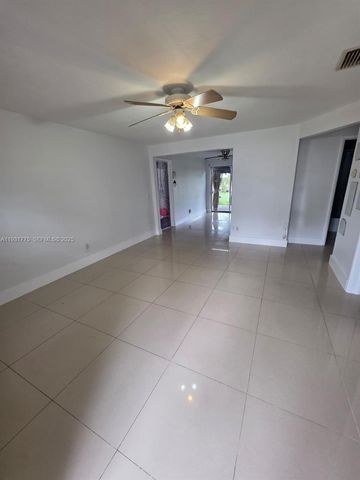 5911 N Farragut Dr, Hollywood, FL 33021