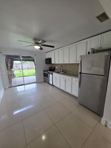 5911 N Farragut Dr, Hollywood, FL 33021