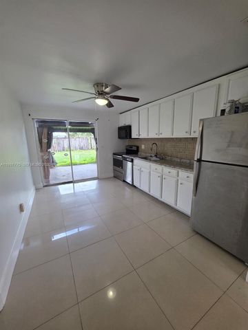 5911 N Farragut Dr, Hollywood, FL 33021