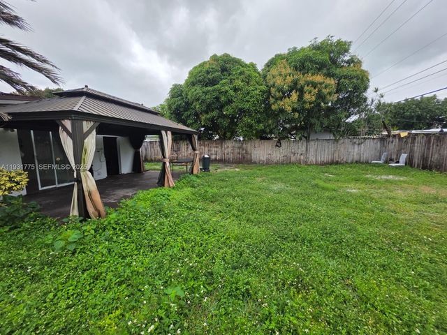 5911 N Farragut Dr, Hollywood, FL 33021