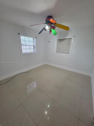 5911 N Farragut Dr, Hollywood, FL 33021