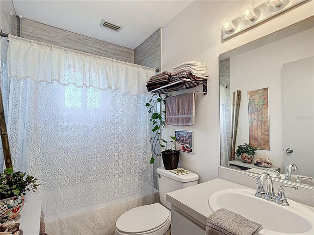 26 HEMLOCK CIRCLE, Ocala, FL 34472