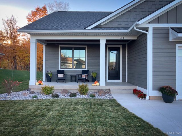 1914 Langford Drive, Marquette, MI 49855