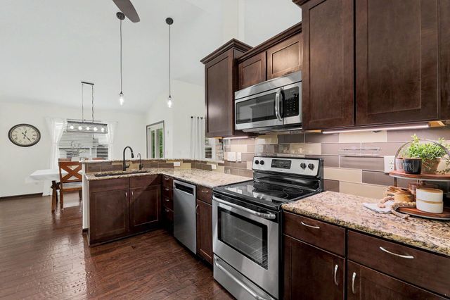 2618 N Woodridge St, Wichita, KS 67226