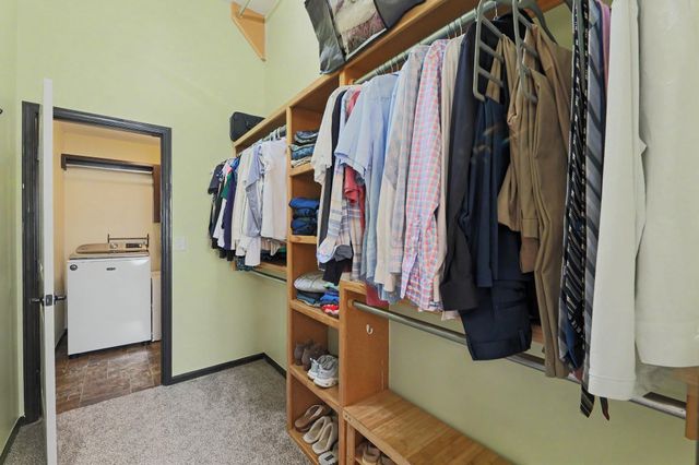 2618 N Woodridge St, Wichita, KS 67226