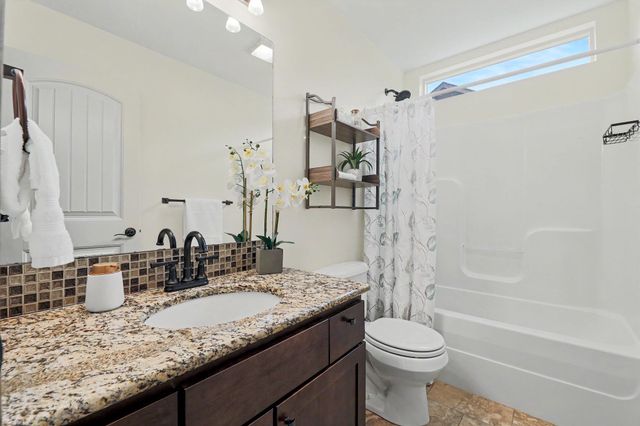 2618 N Woodridge St, Wichita, KS 67226